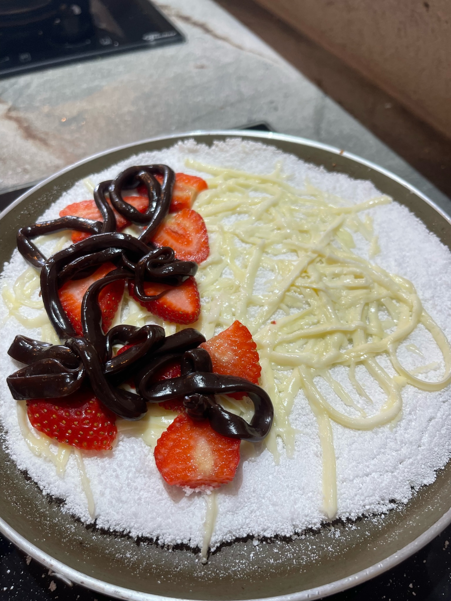 Tapioca de Morango, queijo e chocolate